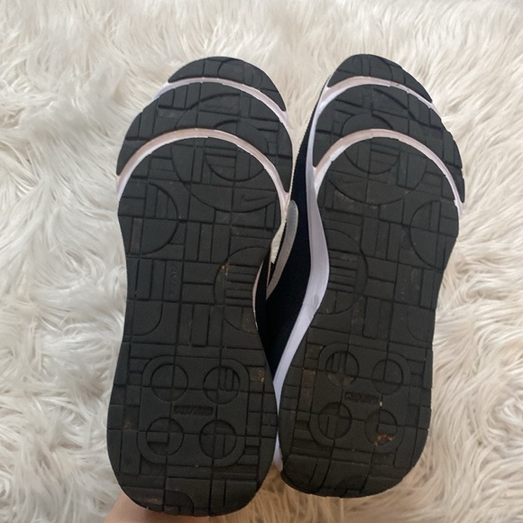 Nike Women’s Air Max Sneakers- Size 8.5 - Picture 11 of 14